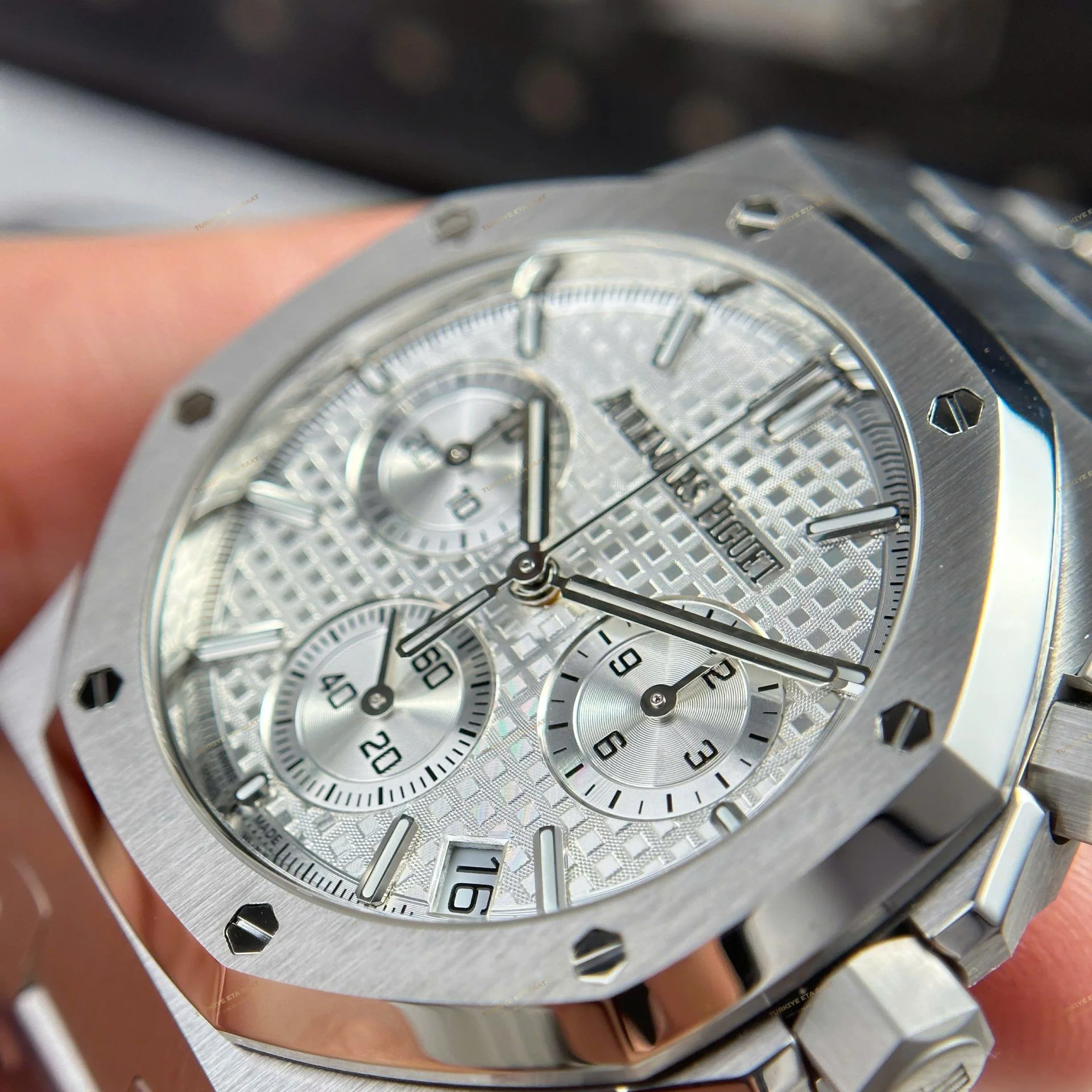 Two Audemars Piguet Royal Oak 41mm