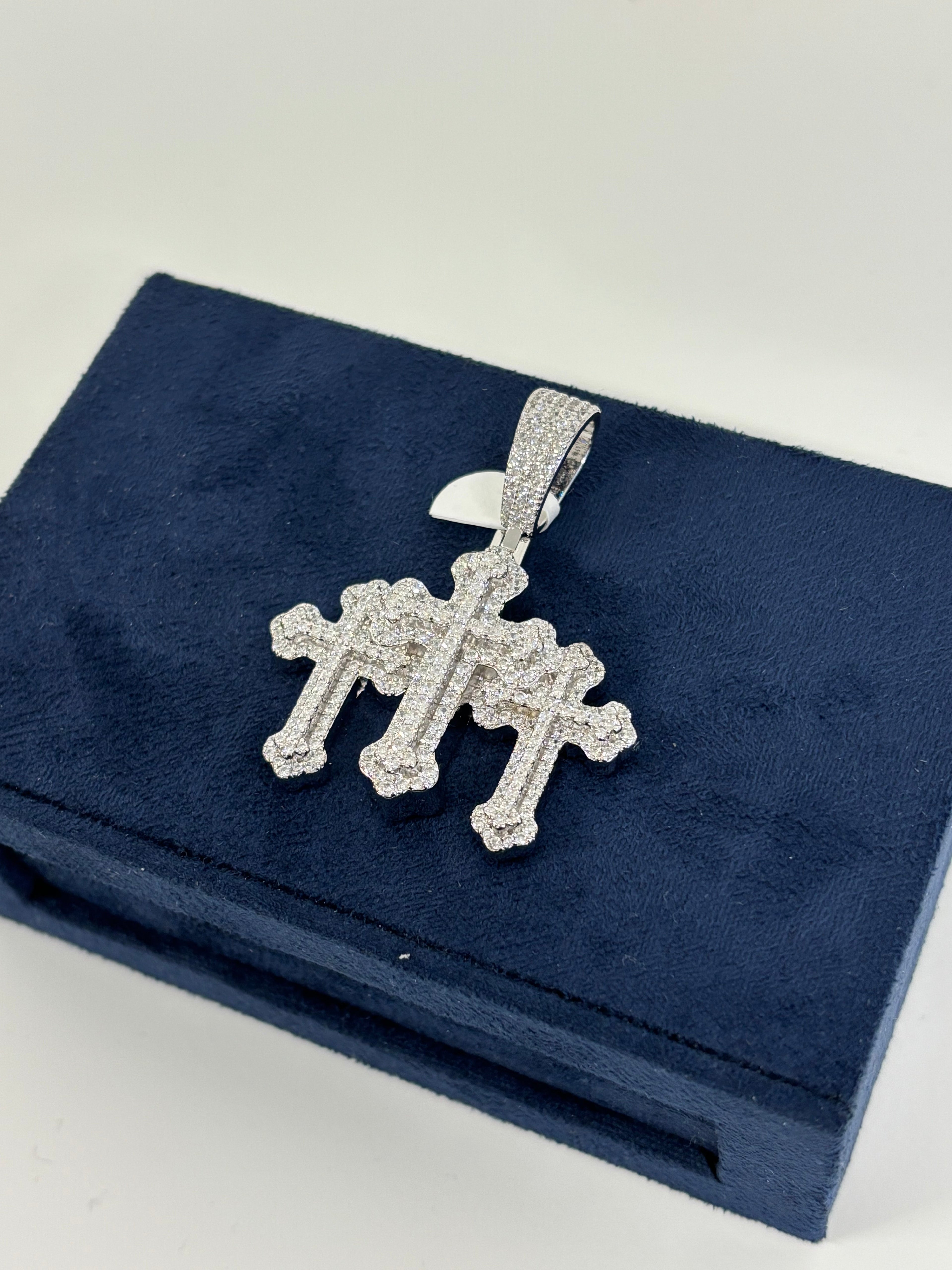 Colgante de Tres Cruces de Plata