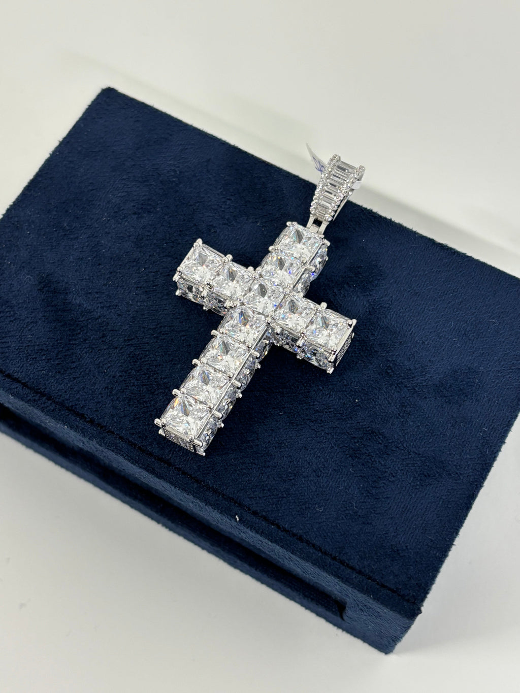 Gran cruz de diamantes